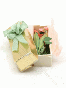 (image for) Miniature Box of Roses