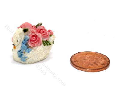 (image for) Miniature Swan with Roses for Dollhouses