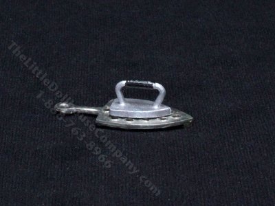 (image for) Miniature Iron and Trivet for Dollhouses