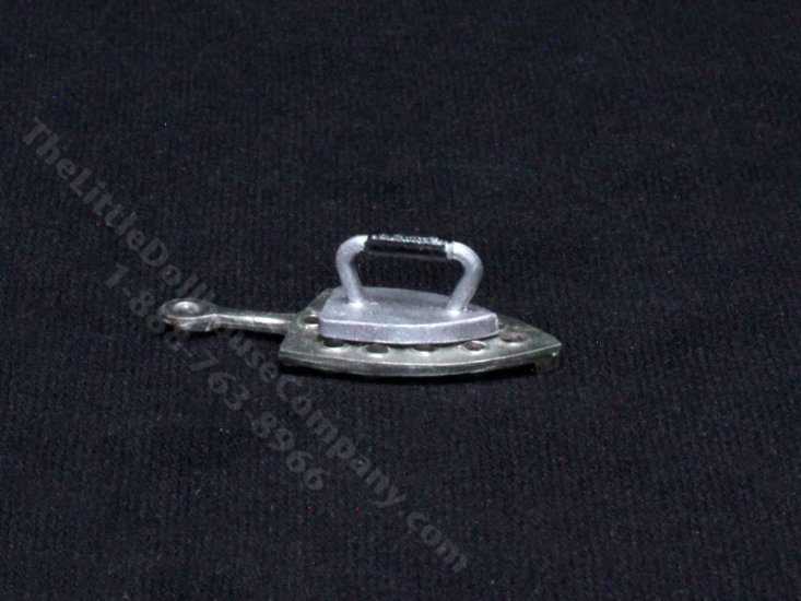 (image for) Miniature Iron and Trivet for Dollhouses