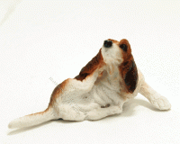 (image for) Dollhouse Scale Model Scratching Hound