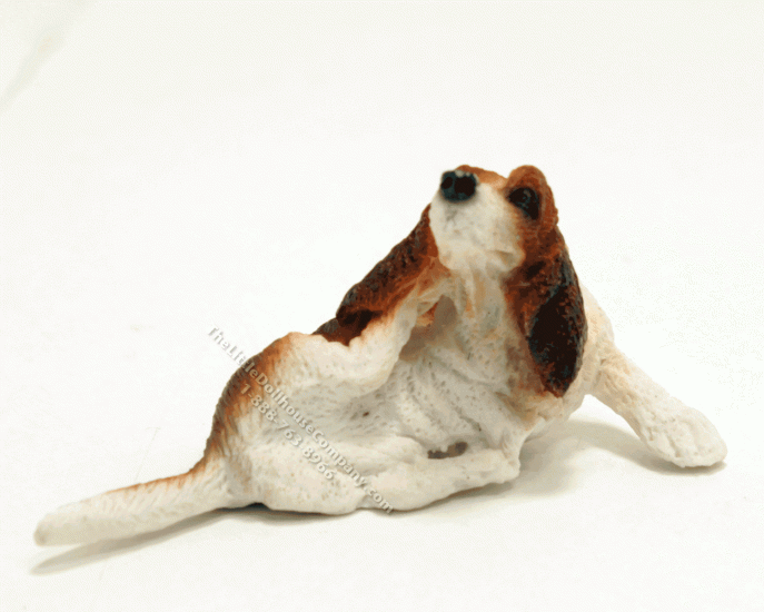 (image for) Dollhouse Scale Model Scratching Hound