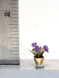 (image for) 1/144 Scale Vase of Pansies for Dollhouses