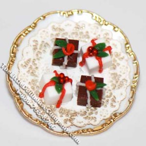 (image for) Dollhouse Scale Model Chocolate & Vanilla Petit Fours