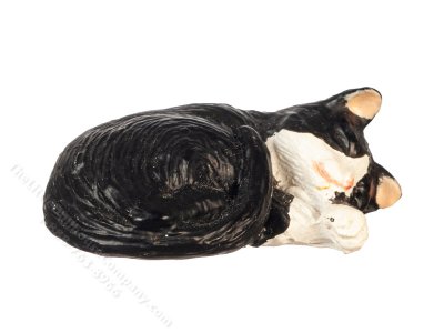 (image for) Miniature Sleeping Tuxedo Cat for Dollhouses