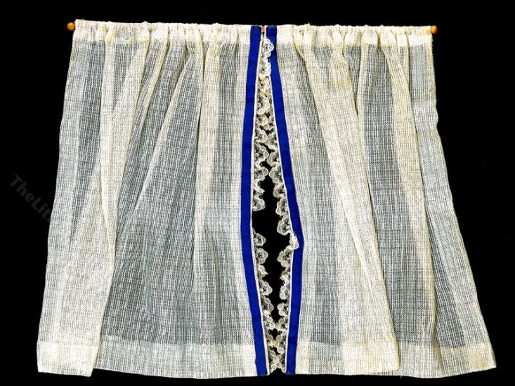 (image for) Miniature White Sheers with Rod for Dollhouses