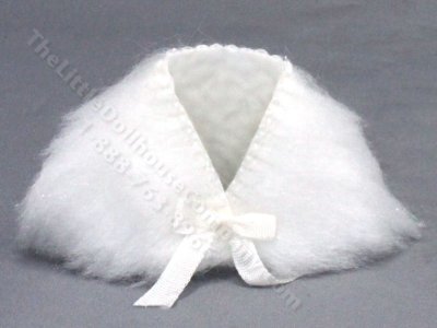 (image for) Miniature White Fur Capelet