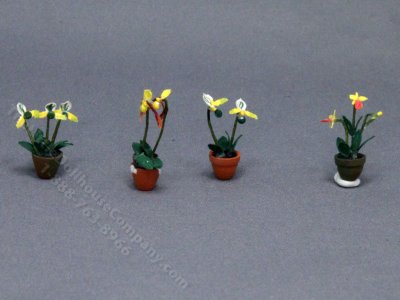 (image for) Handmade Miniature 1/4 Scale Flowers by Paula Gilhooley