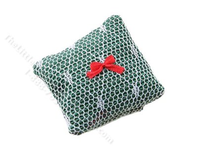 (image for) Miniature Christmas Pillow for Dollhouses