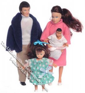 (image for) Brunette Dollhouse Family