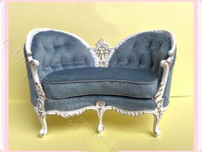 (image for) Miniature Victorian Conversation Chaise for Dollhouses