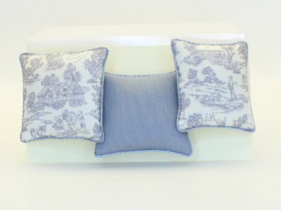 (image for) Miniature Blue/White Silk Toile Three Piece Set