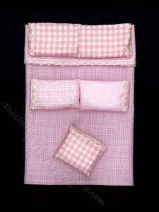 (image for) Miniature Pink Gingham Bedding for Dollhouses