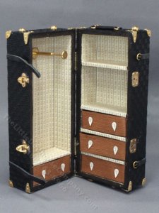 (image for) Miniature Steamer Trunk for Dollhouse