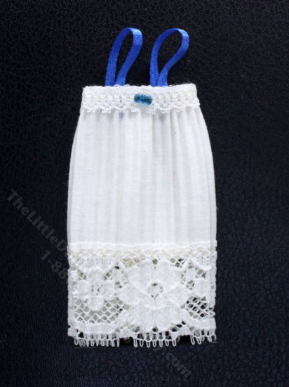 (image for) Miniature White Nightgown for Dollhouses
