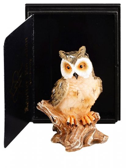 (image for) Miniature Owl on a Stump for Dollhouses