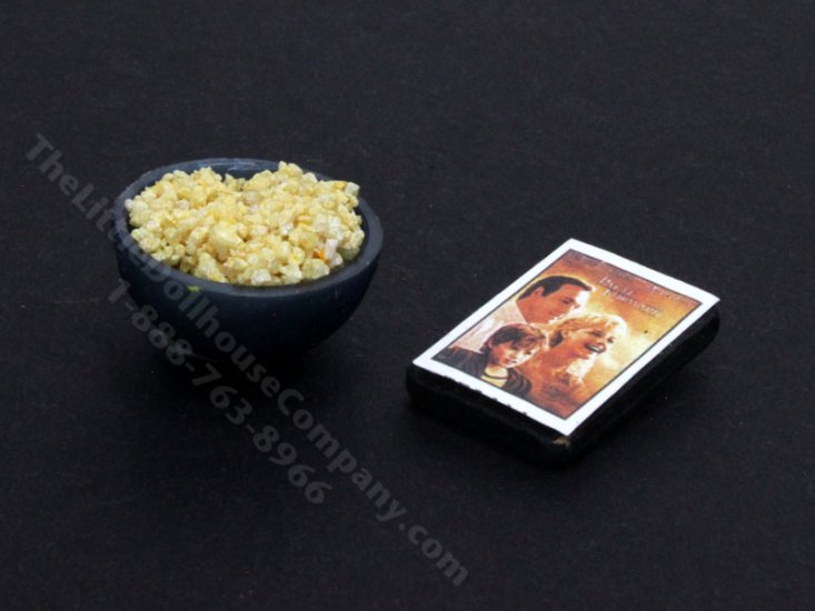(image for) Miniature Popcorn and Movie for Dollhouses