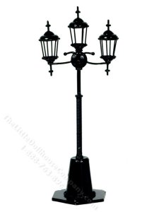 (image for) Miniature 3-Light Lamp Post for Dollhouses