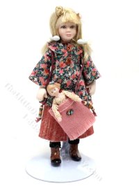(image for) Miniature Little Girl and Purse Doll