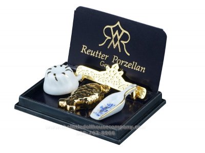 (image for) Miniature Small Kitchen Hanger - Blue Onion Design