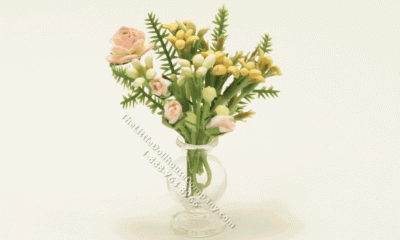 (image for) Miniature Glass Vase with Bouquet for Dollhouses