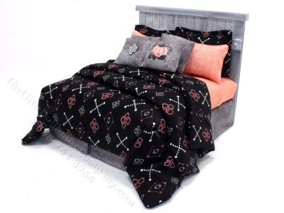 (image for) Miniature Black and Pink Bed for Dollhouses