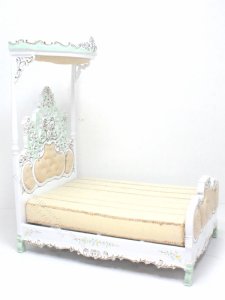 (image for) Miniature Limited Edition Le Cristina Bed for Dollhouses