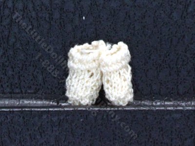(image for) Miniature Handmade Cream Booties for Babies