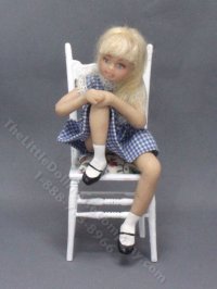 (image for) Vintage Little Girl Clutching Her Knee