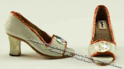 (image for) Miniature Leather Ladies Shoes by Judith Blondell for Dollhouses