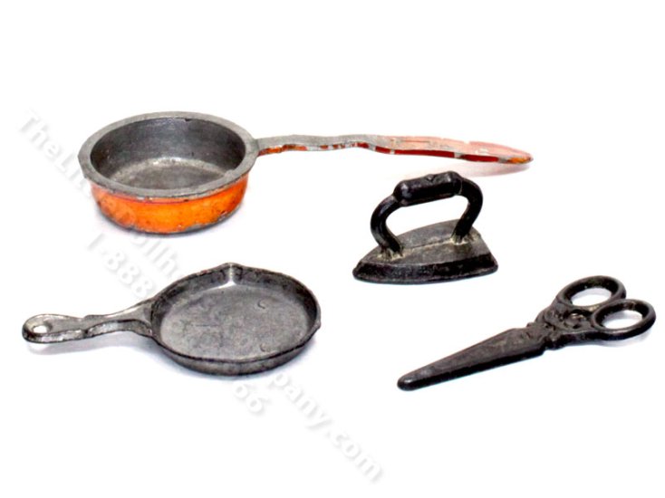 (image for) Miniature Set of Vintage Dollhouse Accessories