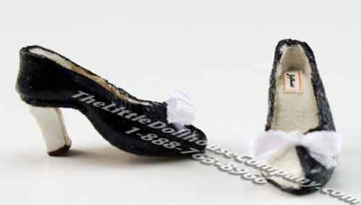 Miniature Leather Ladies Shoes by Judith Blondell for Dollhouses