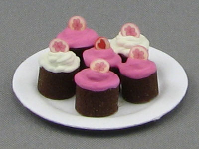 (image for) Dollhouse Scale Model Cup Cakes Plate