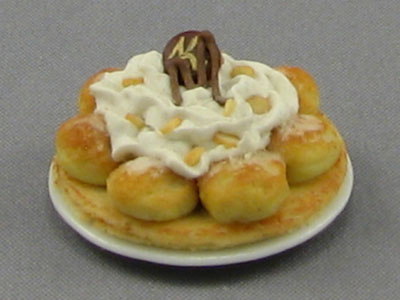 (image for) Dollhouse Scale Model Cake