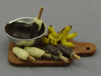 (image for) Dollhouse Scale Model Food Display