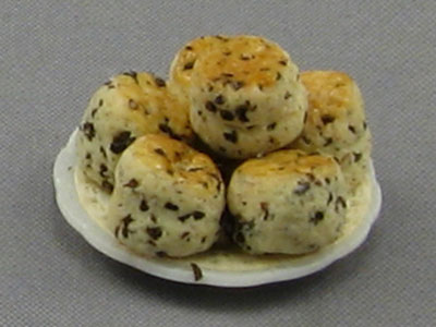 (image for) Dollhouse Scale Model Sweet Cake Plate