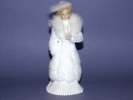 (image for) Miniature White Fur Coat on Doll