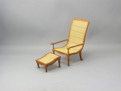 (image for) Dollhouse Miniature Chair and Footrest