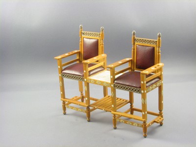 (image for) Gallery Spectator Chairs
