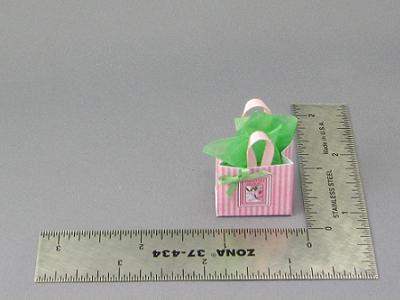 (image for) Dollhouse Miniature Paper Shopping Bag