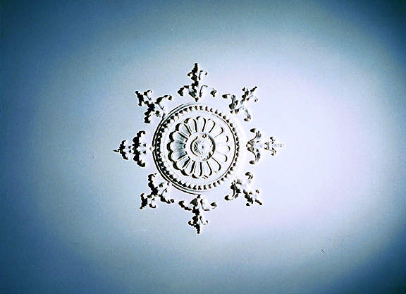 (image for) Dollhouse Scale Model Decorative Ceiling Carving