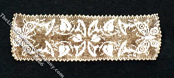 (image for) Miniature Multi-Scale Table Runner Doily for Dollhouses