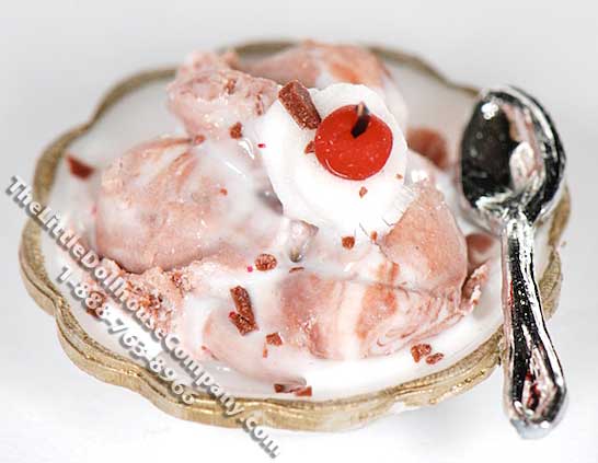 (image for) Dollhouse Scale Model 3 Scoop Chocolate Vanilla Swirl Ice Cream
