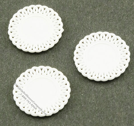 (image for) Miniature White Lace-Edged Plates For Dollhouses