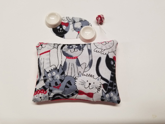 (image for) Miniature Fabric Cat Bed, Floor Mat and Ceramic Food Bowls