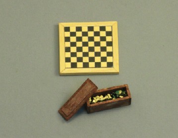 (image for) Chess Board and Chess Pieces in Box