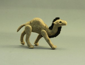 (image for) Dollhouse Scale Model Camel