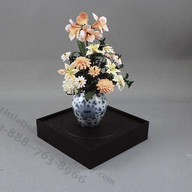(image for) Flowers in China Vase by Arlene Finkelstein