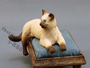 (image for) Dollhouse Scale Model Laying Siamese Cat
