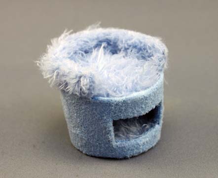 (image for) Dollhouse Scale Model Cat Chair